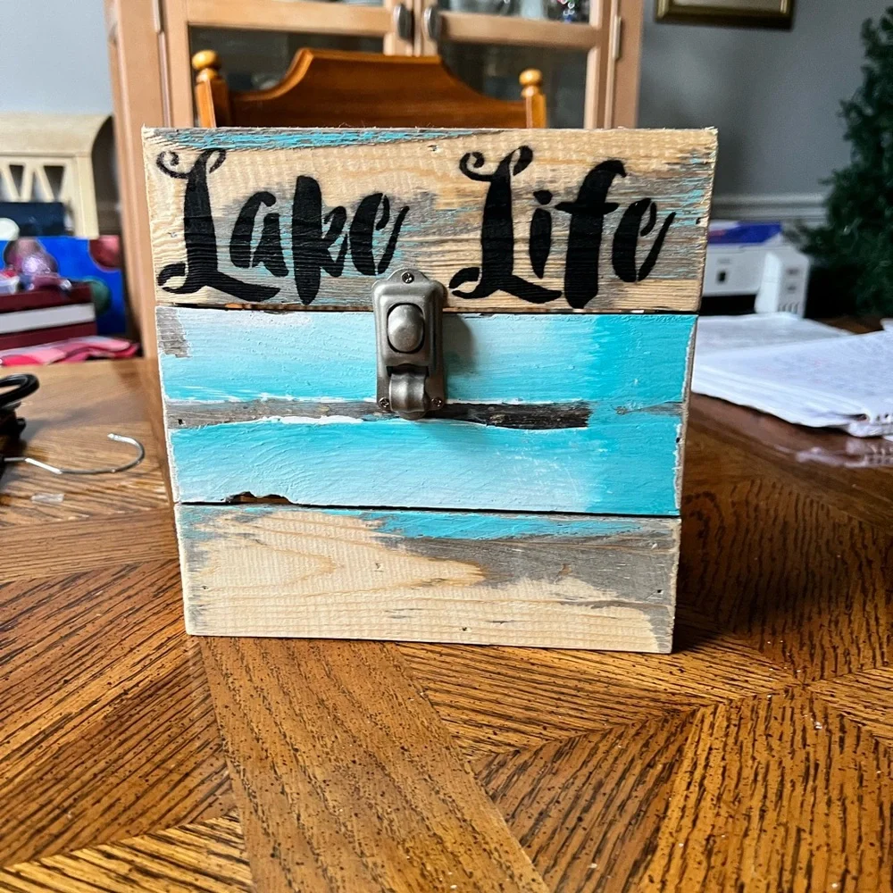 Rustic Lake Life Wall Hook with Clip 8x8